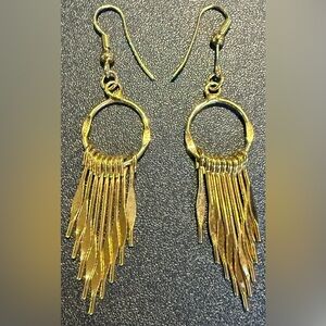 Vintage Avon Gold Tone Dangle Earrings